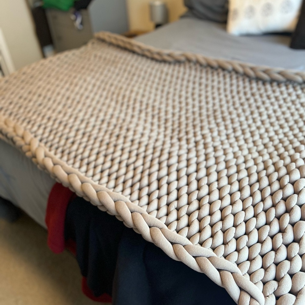 YAASA weighted knit blanket